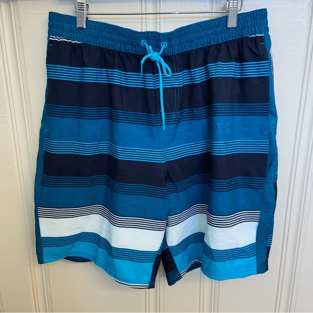 NWT Nike Men’s XL Repel Swim trunks blue black white stripe